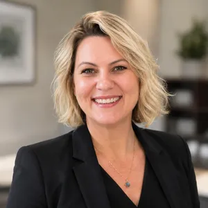 Katie Savory headshot